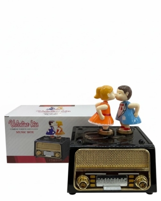 Nostaljik Radyo Tasarımlı Öpüşen Çift Müzik Kutusu