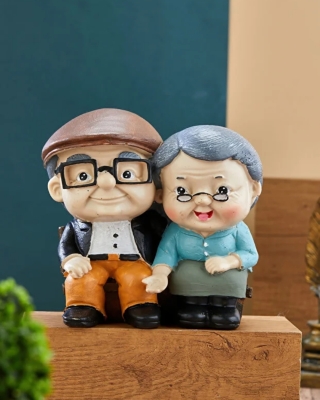 Sevimli Yaşlı Çift Biblo – Romantik Dekoratif Ev & Ofis Süsü | Polyresin El Yapımı Hediyelik Figür